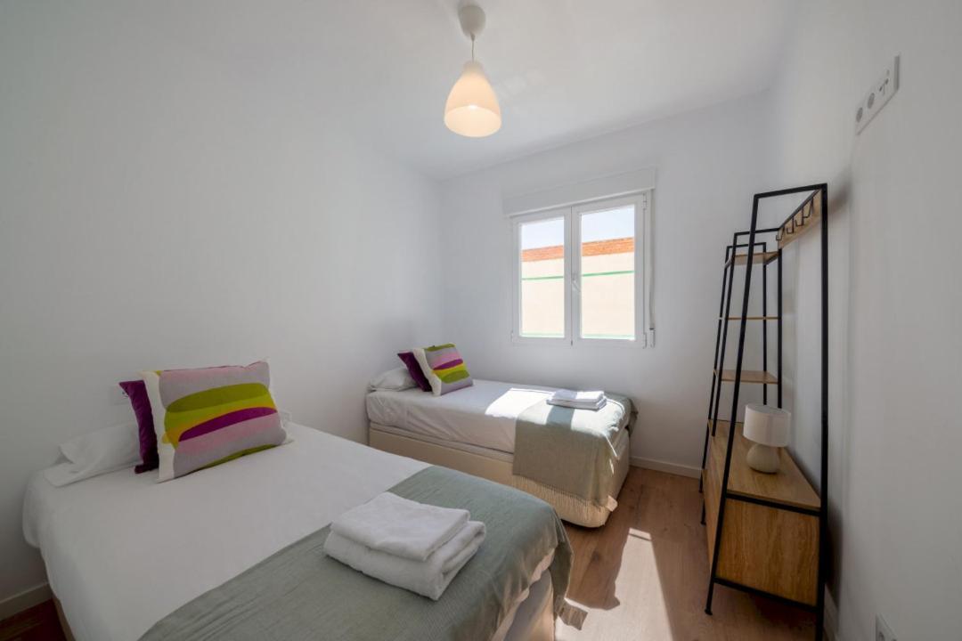 2 Bedrooms 1 Bathroom Furnished - Delicias - Bright - Mintystay マドリード エクステリア 写真