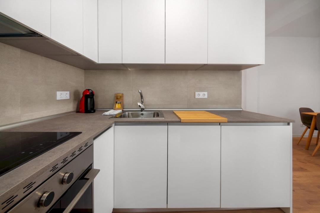 2 Bedrooms 1 Bathroom Furnished - Delicias - Bright - Mintystay マドリード エクステリア 写真
