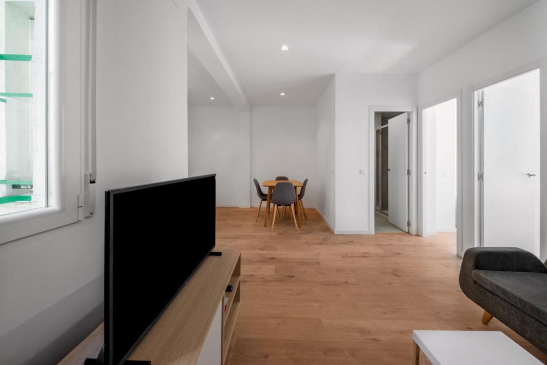 2 Bedrooms 1 Bathroom Furnished - Delicias - Bright - Mintystay マドリード エクステリア 写真